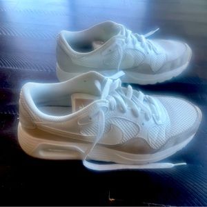Nike Women’s Air Max SC Sail/White size 8